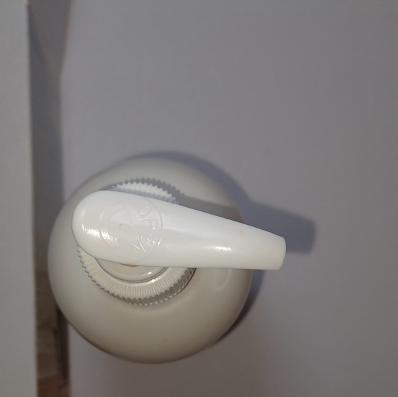 FHF Coconut Cream Shea Butter Skin Care 8fl.oz Pump Bottle - Picture 4 of 11